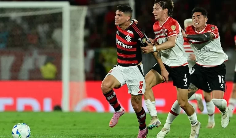 Estudiantes enfrenta a Flamengo por la ida de las semis de la Libertadores
